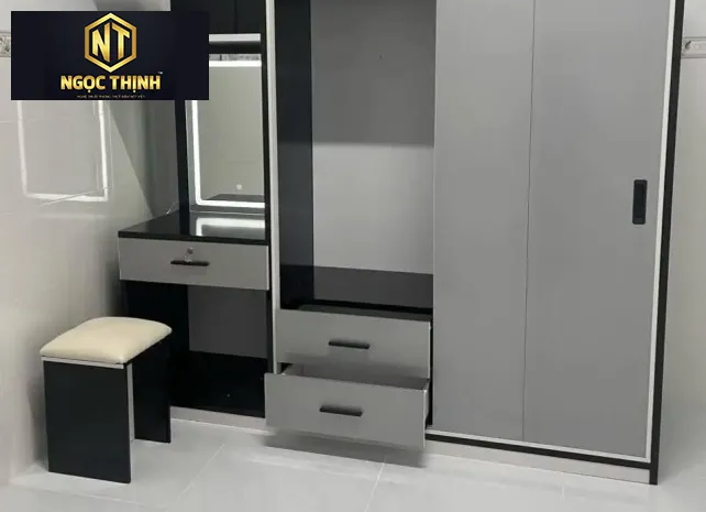 TỦ QUẦN ÁO KÈM BÀN TRANG ĐIỂM GIÁ TỐT